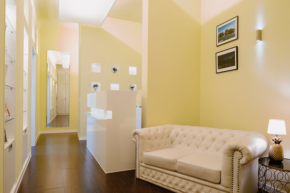 aesthetische-medizin-stuttgart---dr.-nusser wartezimmer-v1